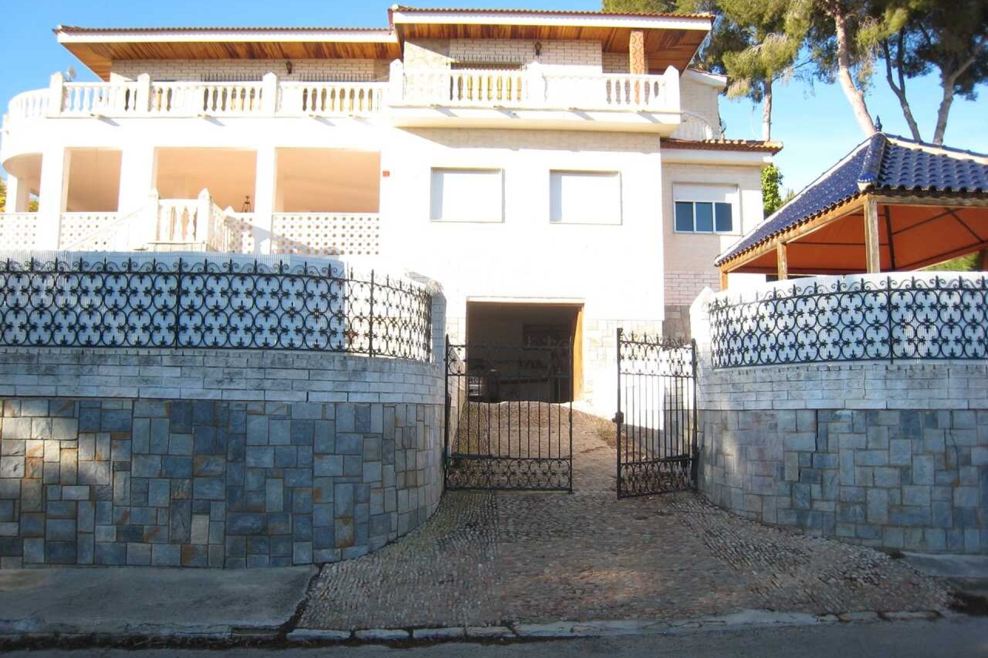 Herverkoop - Villa -
Campoamor - Costa Blanca