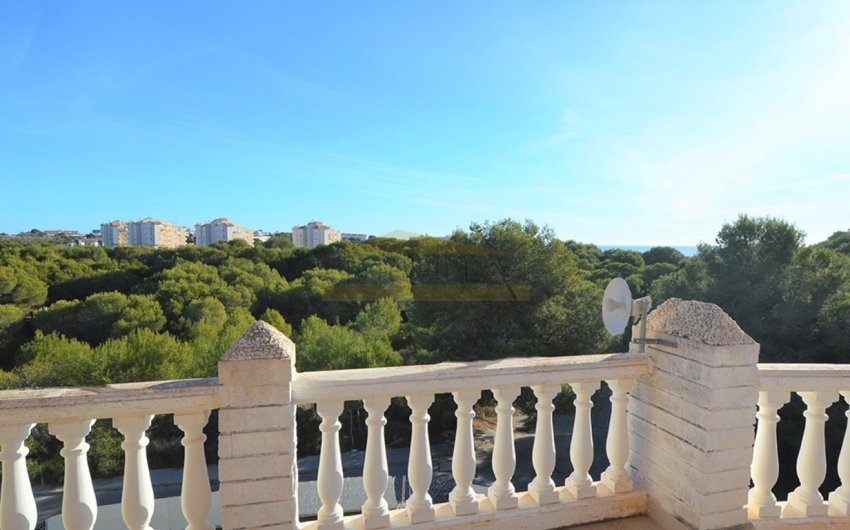 Herverkoop - Villa -
Campoamor - Costa Blanca
