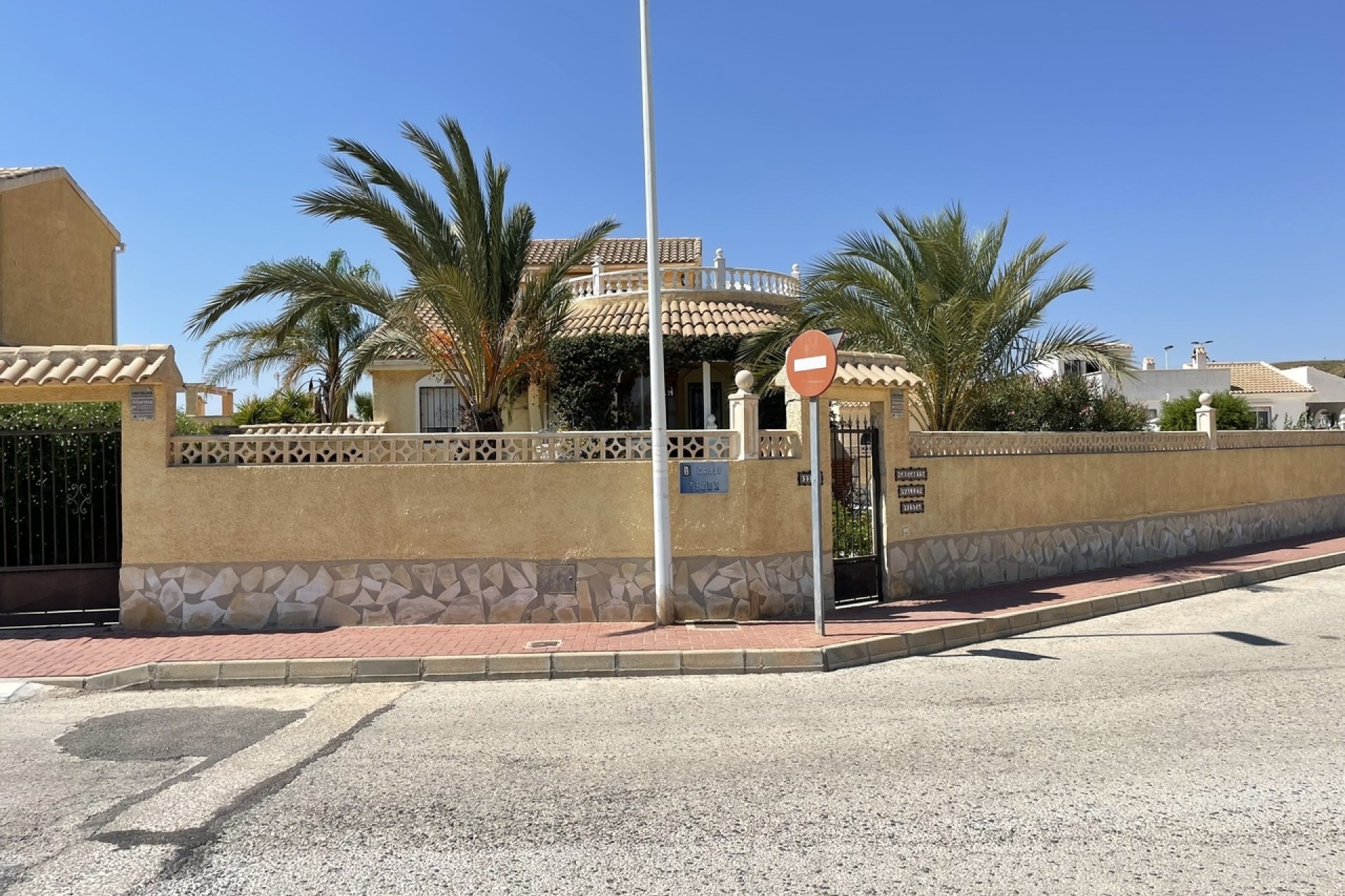 Herverkoop - Villa -
Camposol - Inland