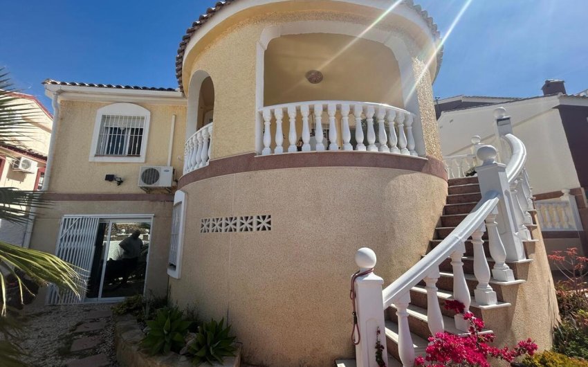 Herverkoop - Villa -
Camposol - Sector D