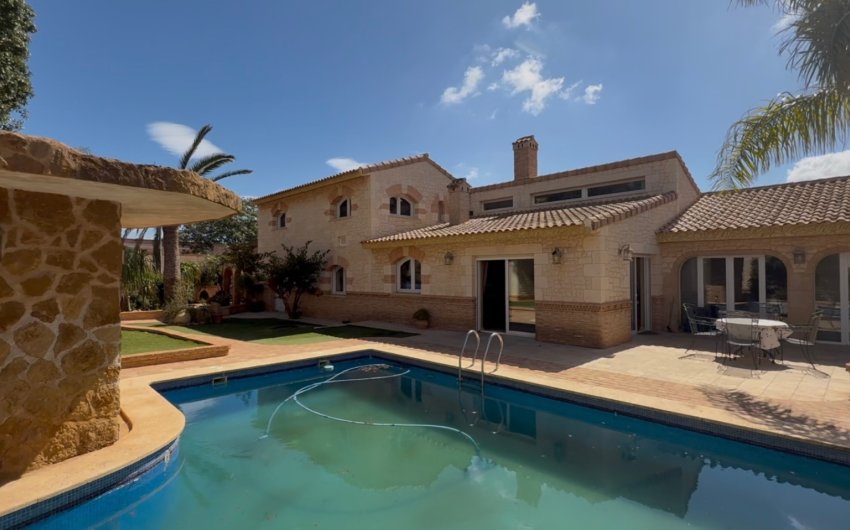 Herverkoop - Villa -
Cartagena - Costa Blanca