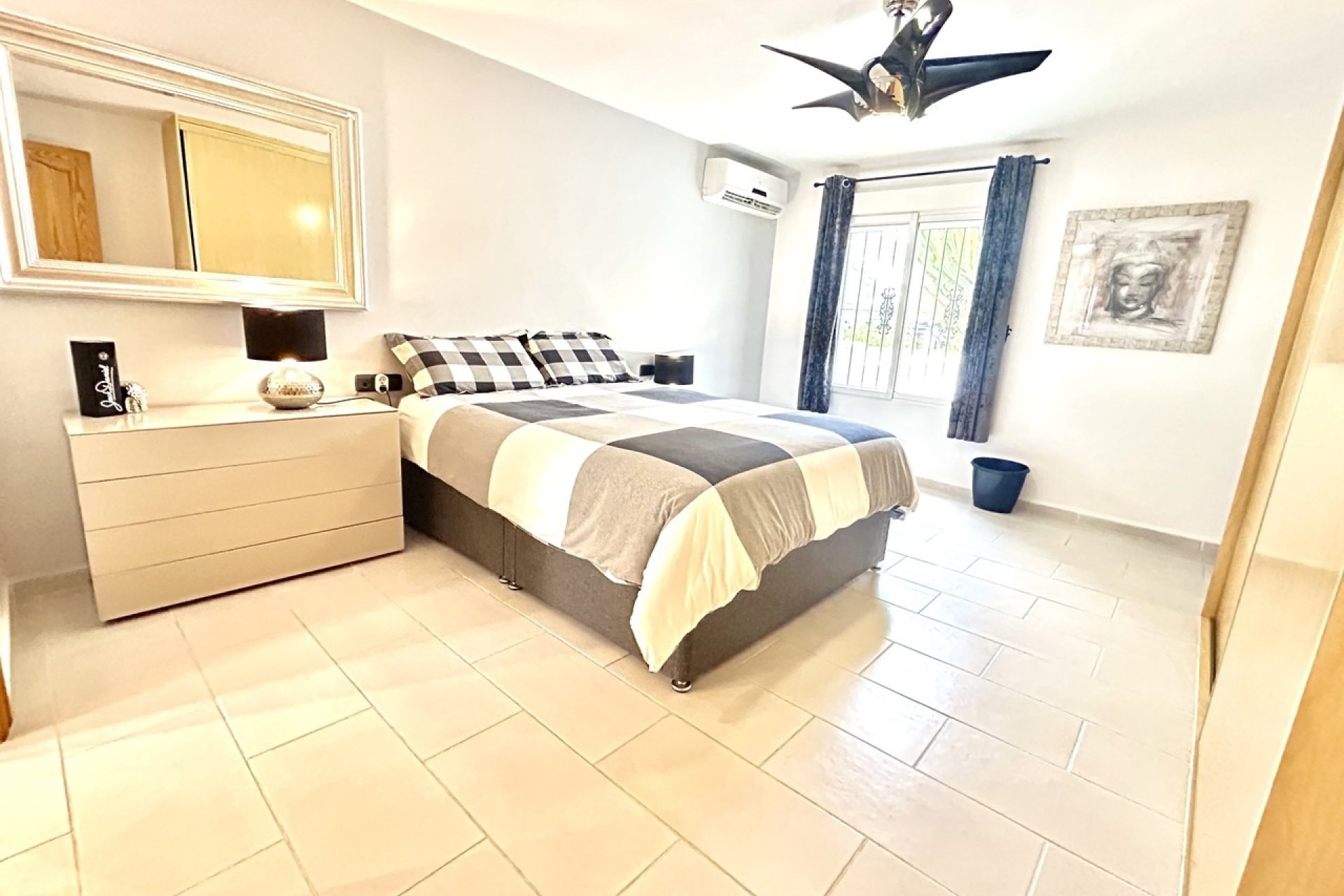 Herverkoop - Villa -
Catral - Costa Blanca