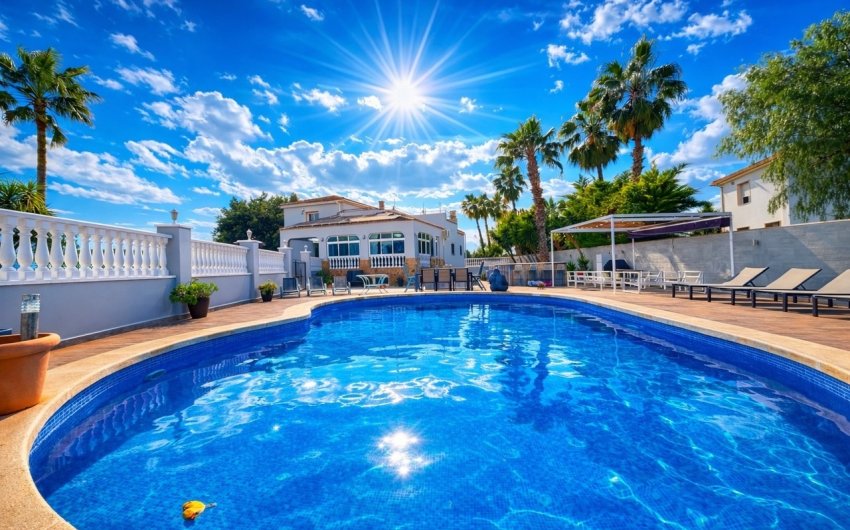 Herverkoop - Villa -
Catral - Costa Blanca
