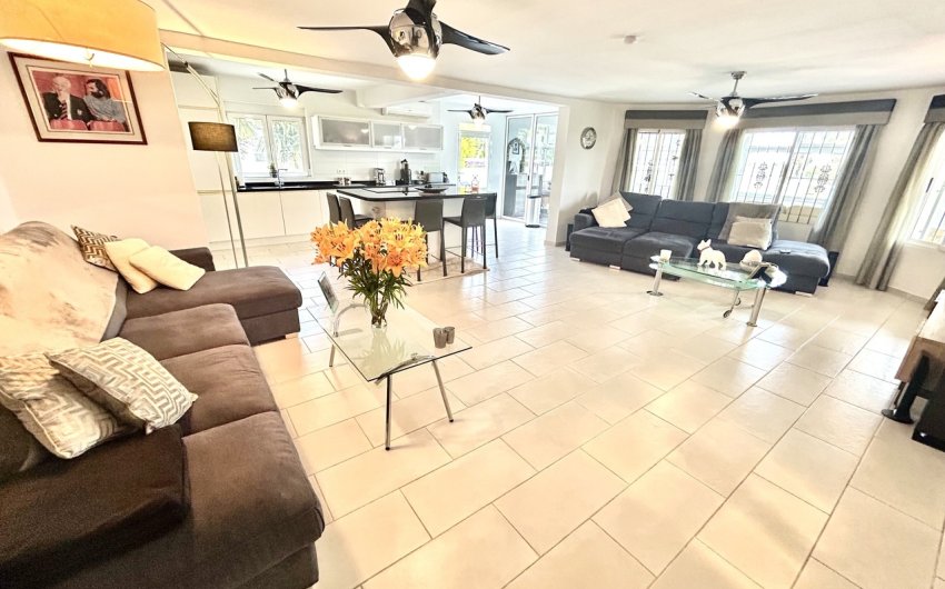 Herverkoop - Villa -
Catral - Costa Blanca