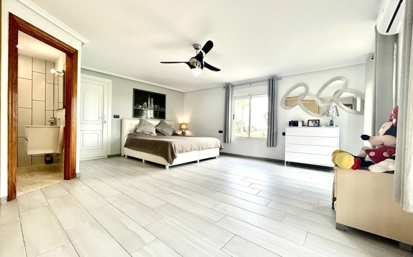 Herverkoop - Villa -
Catral - Costa Blanca