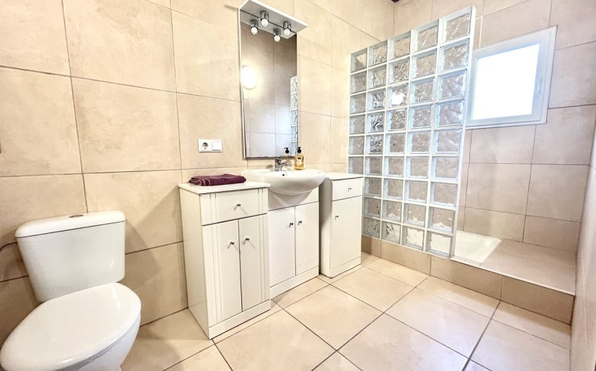 Herverkoop - Villa -
Catral - Costa Blanca