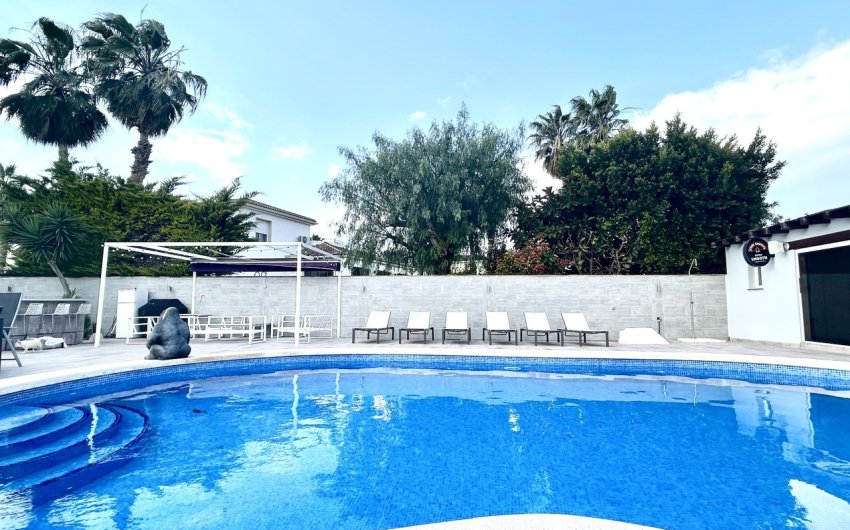 Herverkoop - Villa -
Catral - Costa Blanca