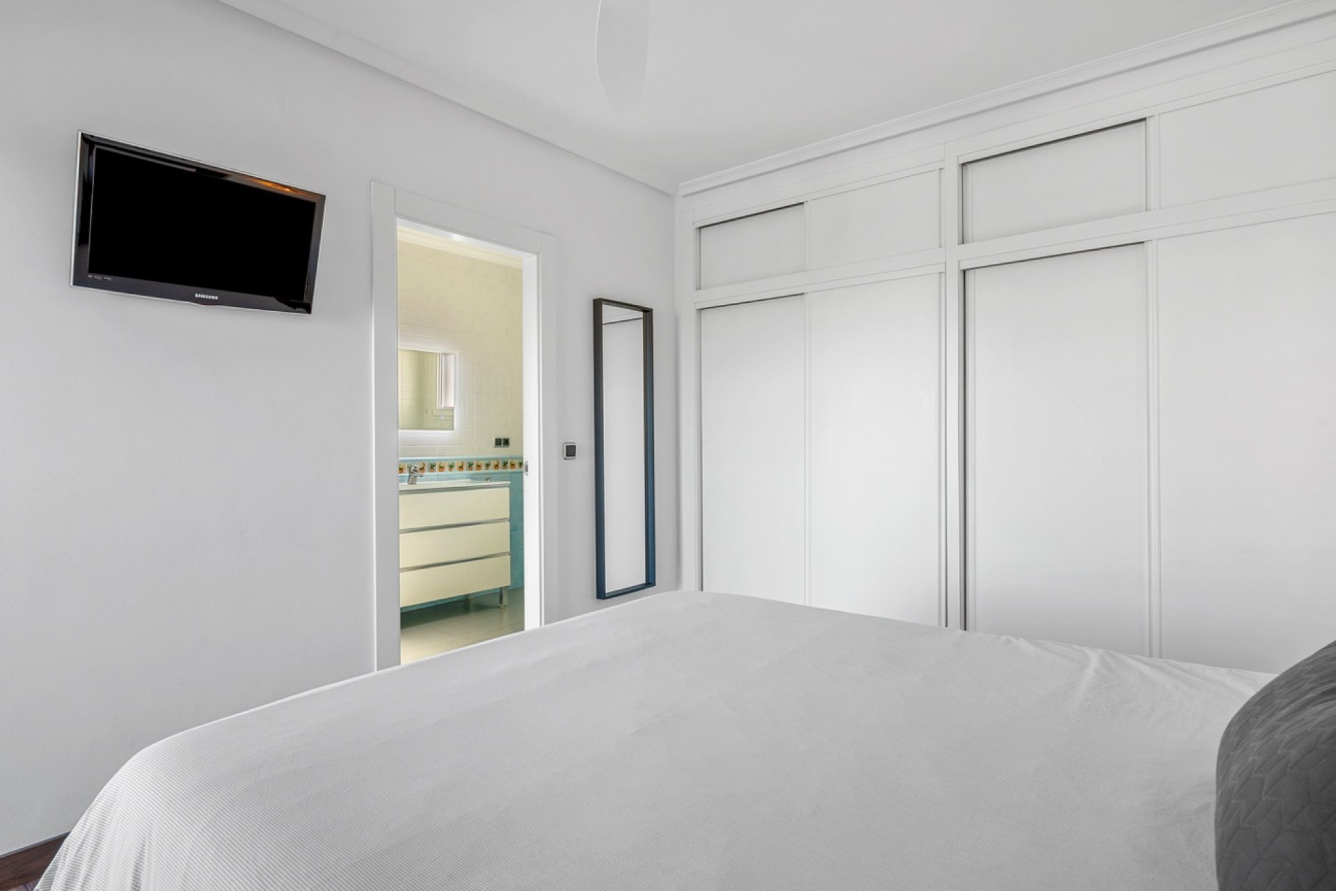 Herverkoop - Villa -
Ciudad De Las Comunicaciones - Costa Blanca