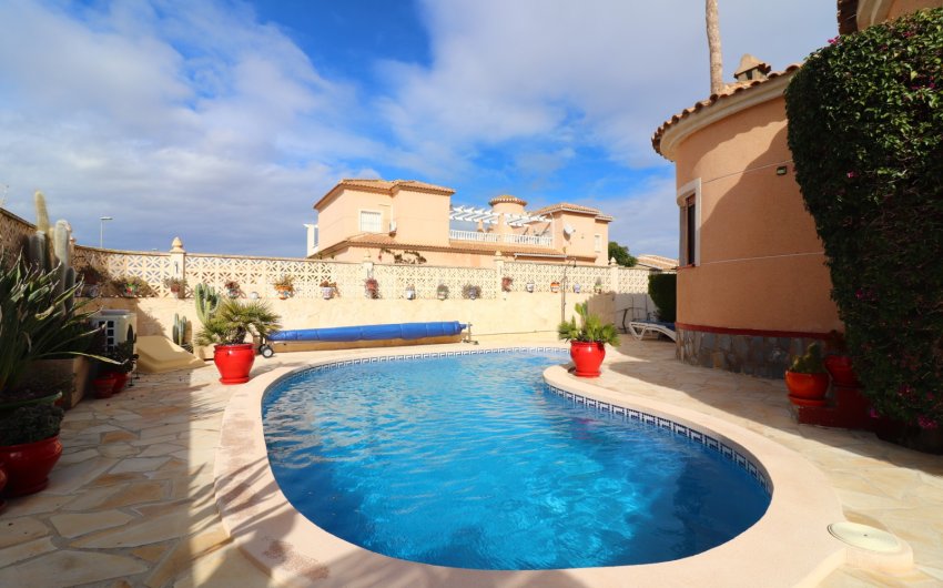 Herverkoop - Villa -
Ciudad Quesada - Atalayas