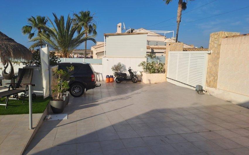 Herverkoop - Villa -
Ciudad Quesada - Costa Blanca