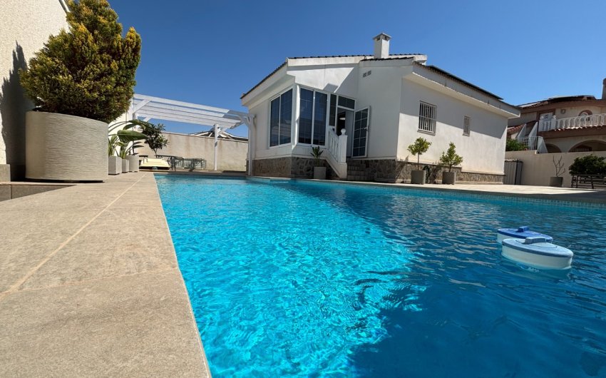 Herverkoop - Villa -
Ciudad Quesada - Costa Blanca