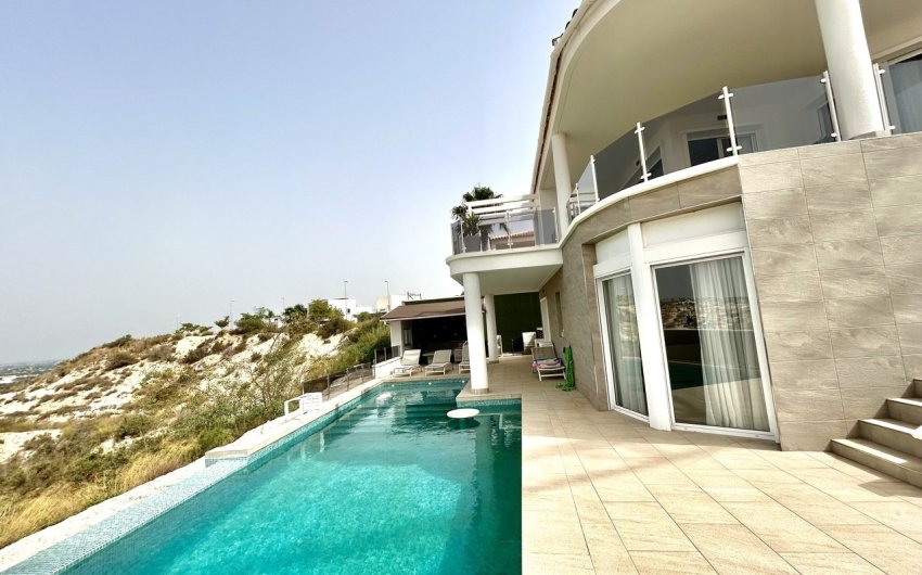 Herverkoop - Villa -
Ciudad Quesada - Costa Blanca