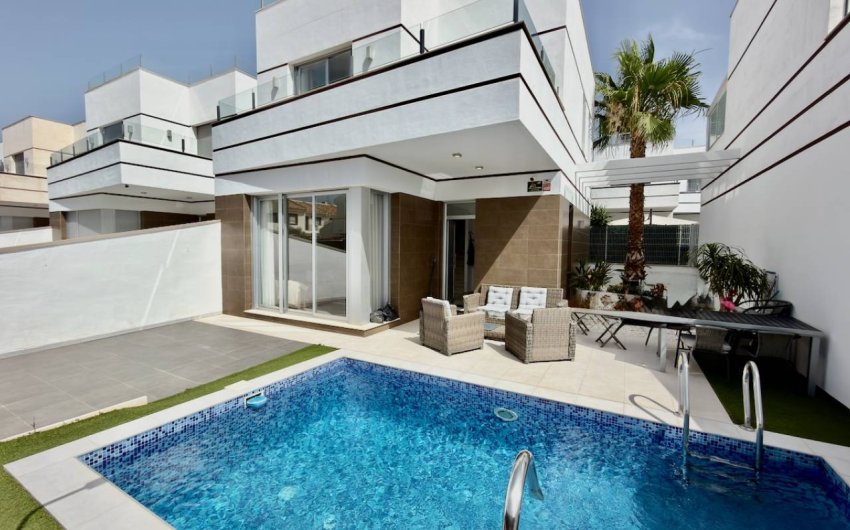 Herverkoop - Villa -
Ciudad Quesada - Costa Blanca