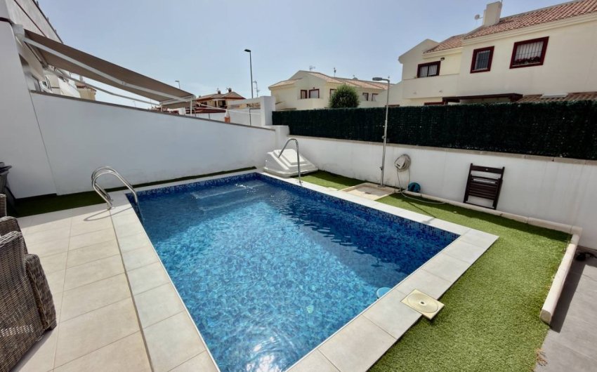 Herverkoop - Villa -
Ciudad Quesada - Costa Blanca
