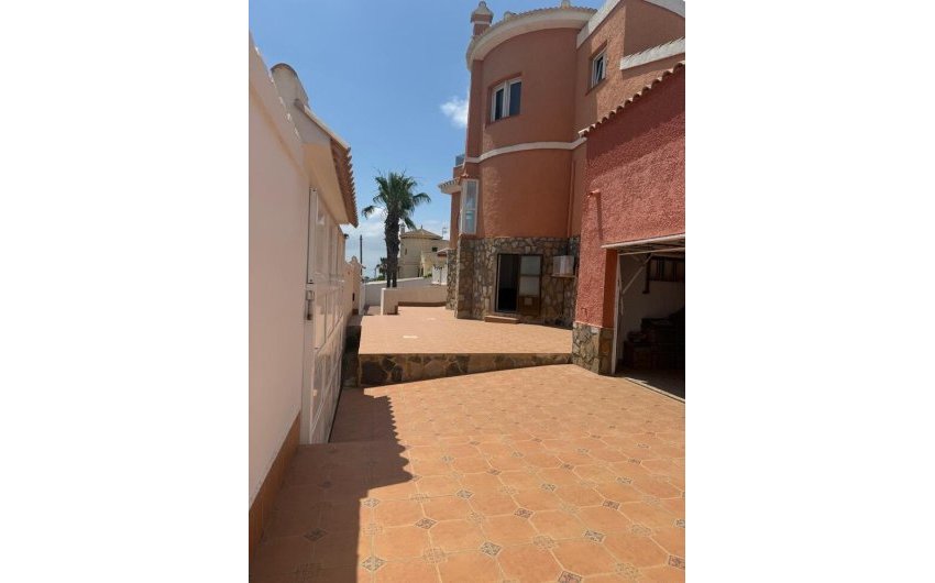 Herverkoop - Villa -
Ciudad Quesada - Costa Blanca
