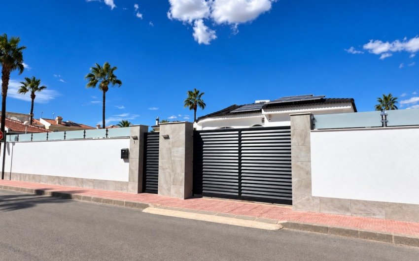 Herverkoop - Villa -
Ciudad Quesada - Costa Blanca