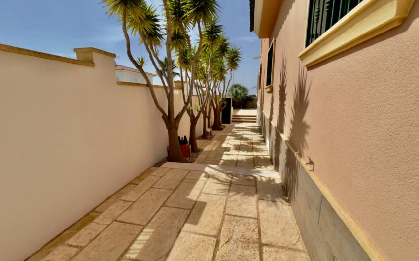 Herverkoop - Villa -
Ciudad Quesada - Costa Blanca