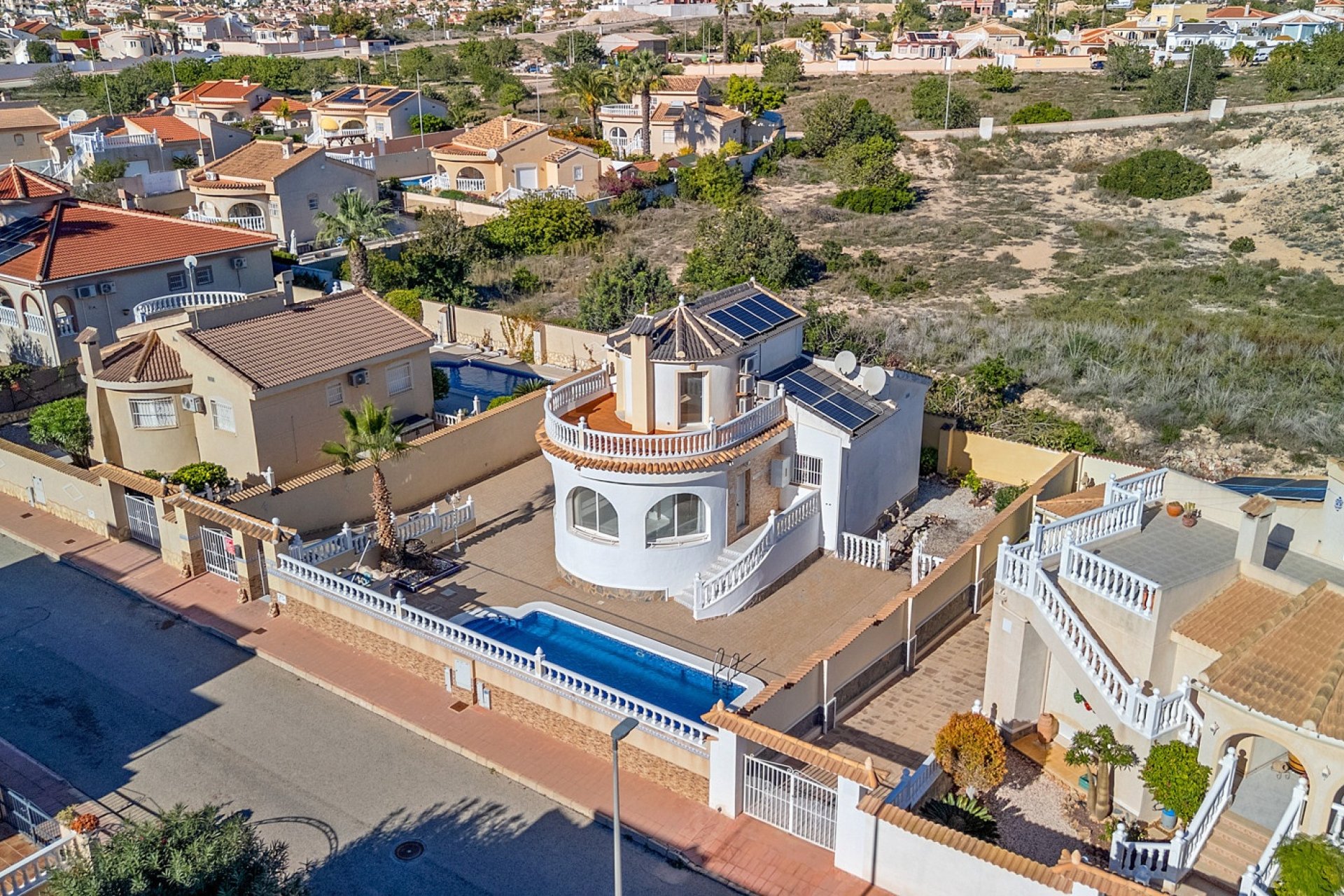 Herverkoop - Villa -
Ciudad Quesada - Costa Blanca
