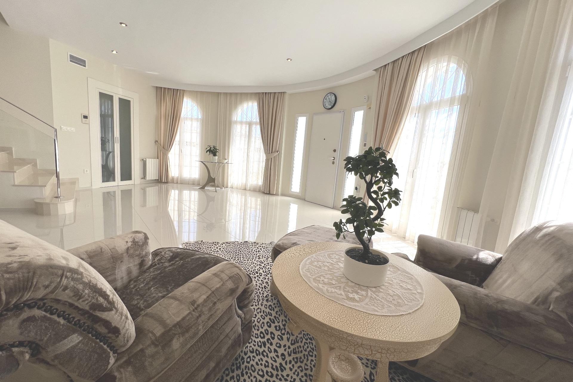 Herverkoop - Villa -
Ciudad Quesada - Costa Blanca