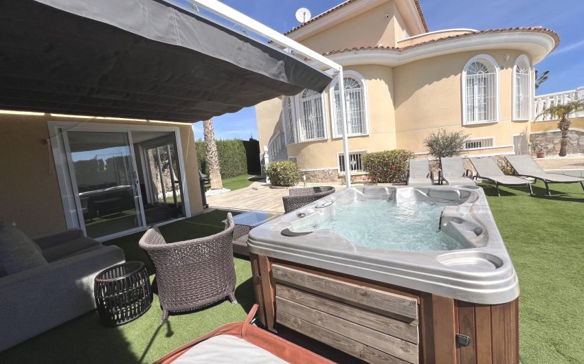 Herverkoop - Villa -
Ciudad Quesada - Costa Blanca