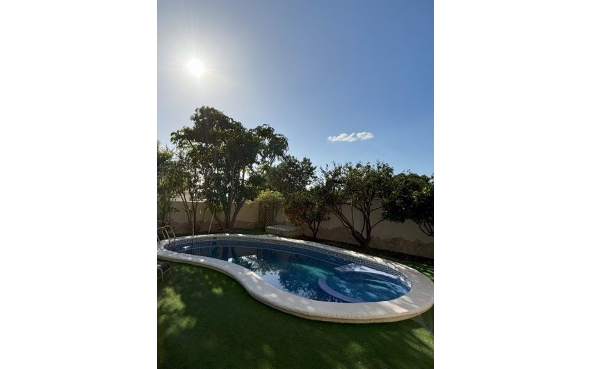 Herverkoop - Villa -
Ciudad Quesada - Costa Blanca