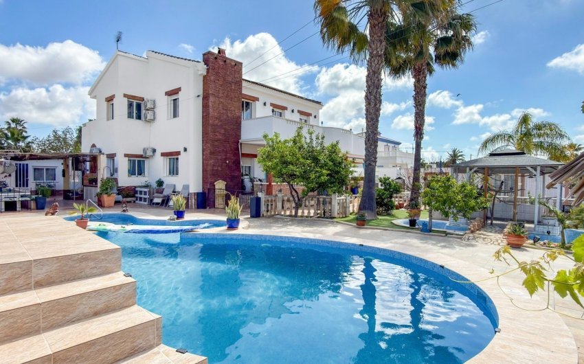 Herverkoop - Villa -
Ciudad Quesada - Costa Blanca