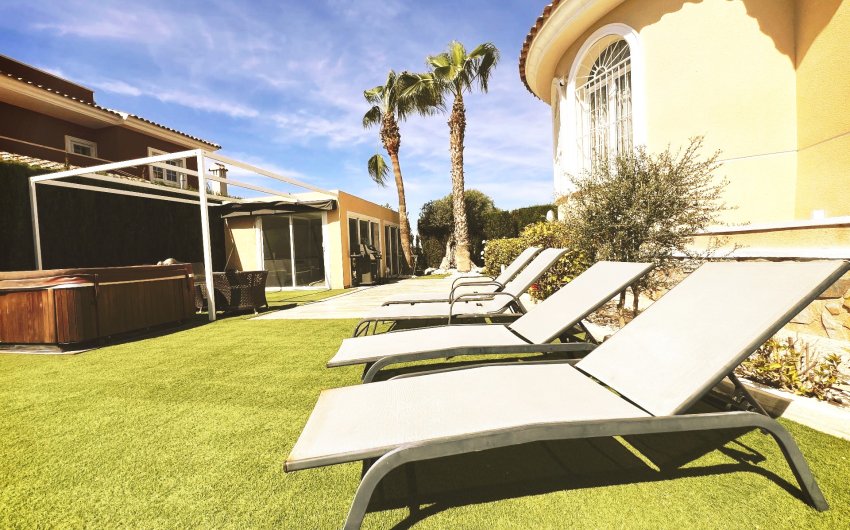 Herverkoop - Villa -
Ciudad Quesada - Costa Blanca