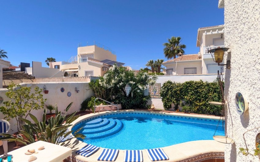 Herverkoop - Villa -
Ciudad Quesada - Costa Blanca