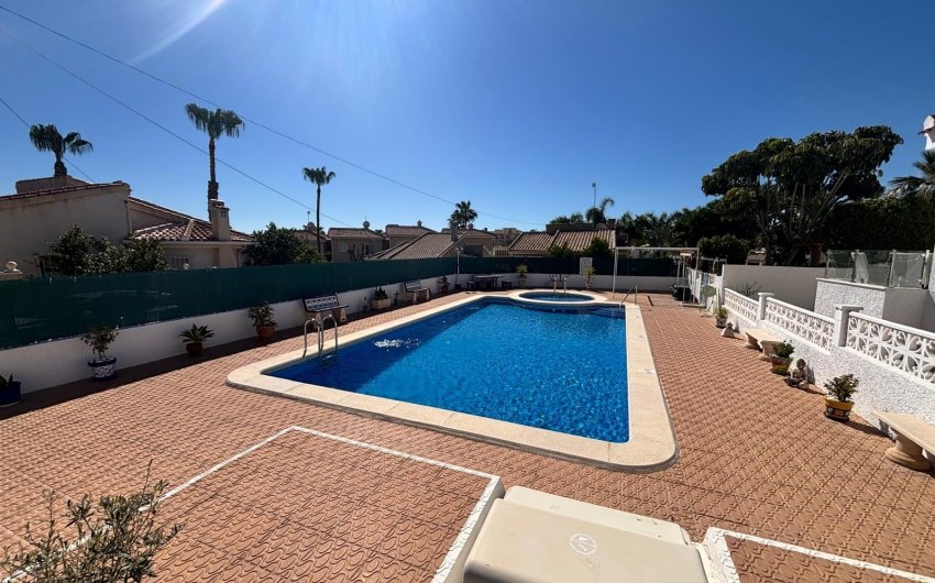 Herverkoop - Villa -
Ciudad Quesada - Costa Blanca