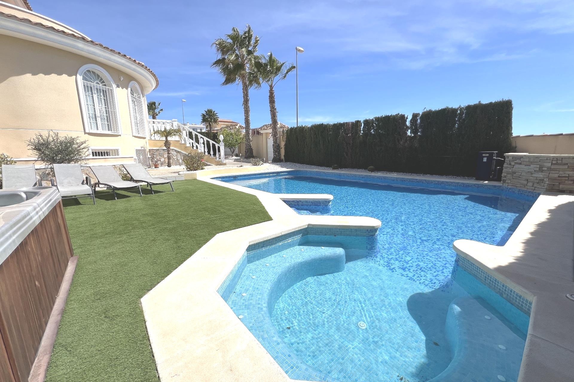 Herverkoop - Villa -
Ciudad Quesada - Costa Blanca