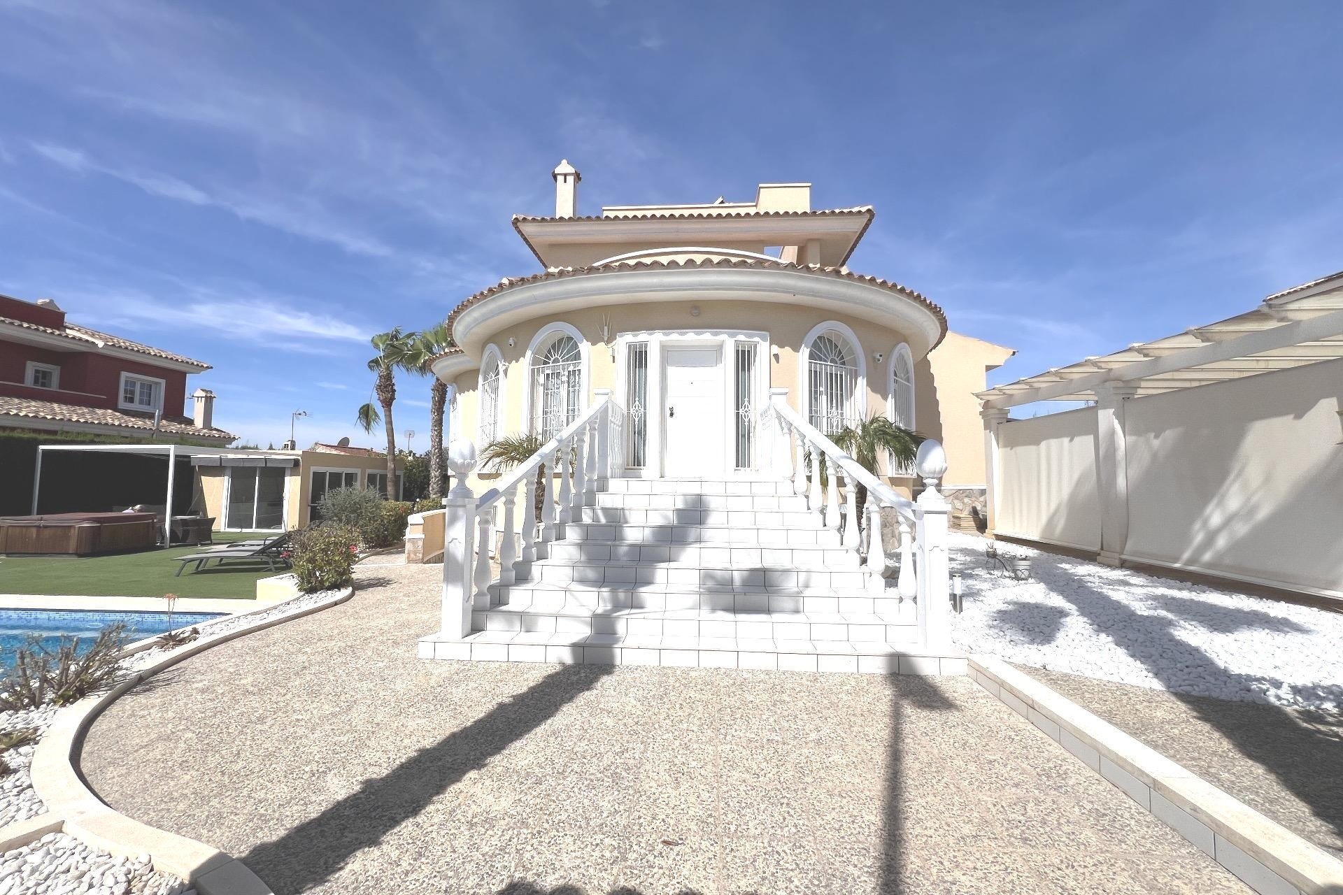 Herverkoop - Villa -
Ciudad Quesada - Costa Blanca