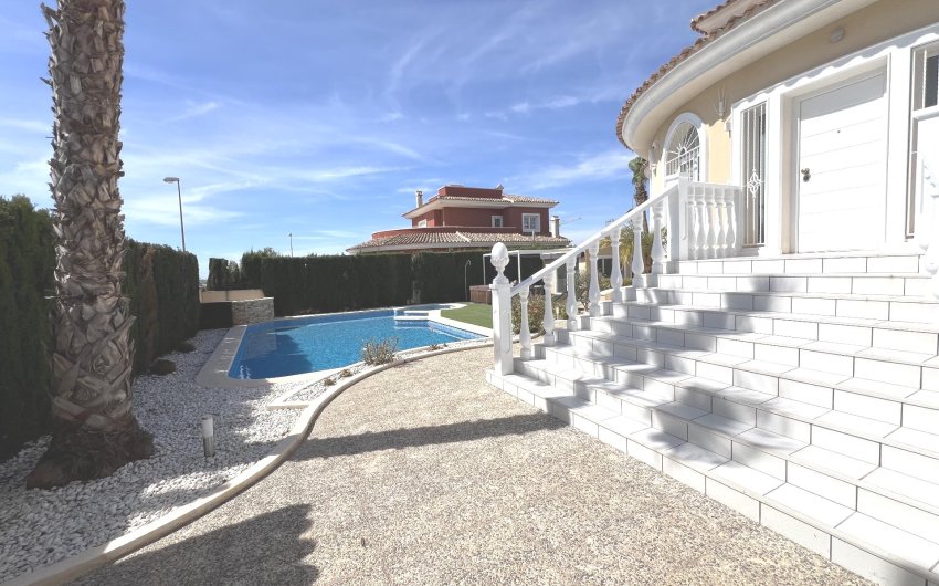 Herverkoop - Villa -
Ciudad Quesada - Costa Blanca