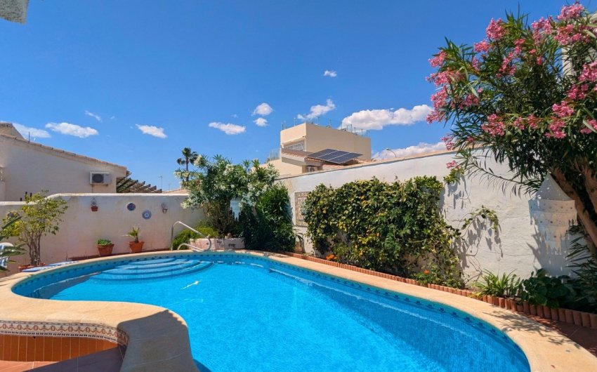 Herverkoop - Villa -
Ciudad Quesada - Costa Blanca