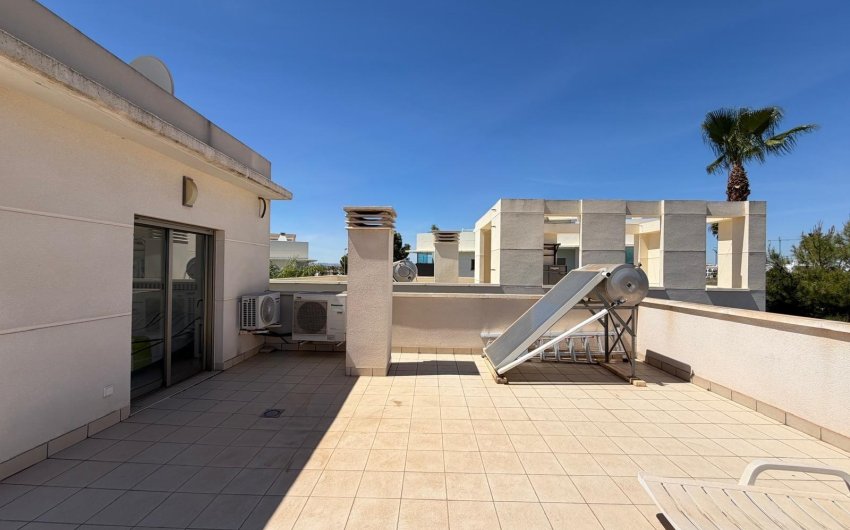 Herverkoop - Villa -
Ciudad Quesada - Dona Pepa