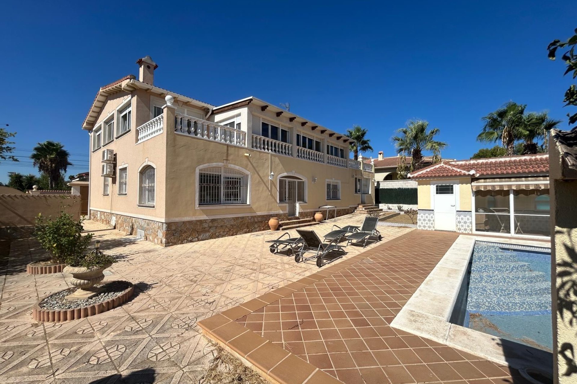 Herverkoop - Villa -
Ciudad Quesada - town