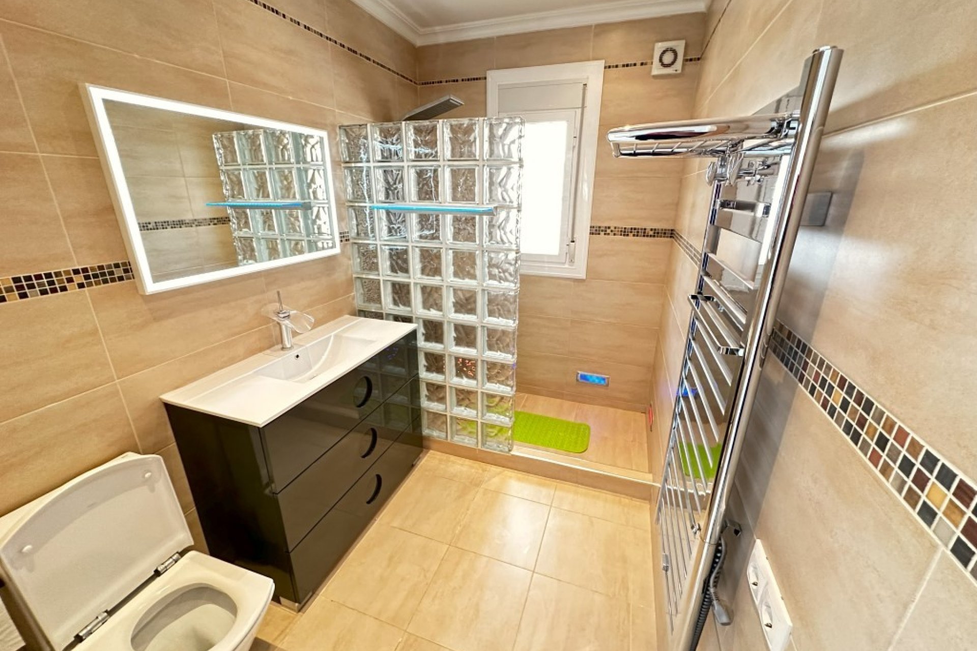 Herverkoop - Villa -
Ciudad Quesada