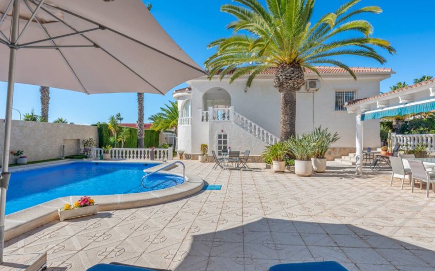 Herverkoop - Villa -
Ciudad Quesada