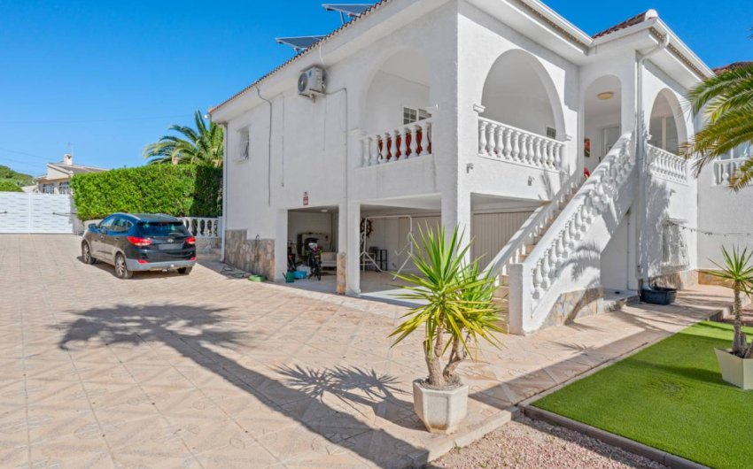 Herverkoop - Villa -
Ciudad Quesada