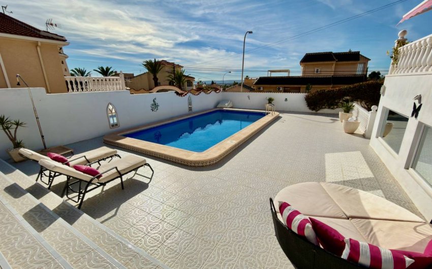 Herverkoop - Villa -
Ciudad Quesada