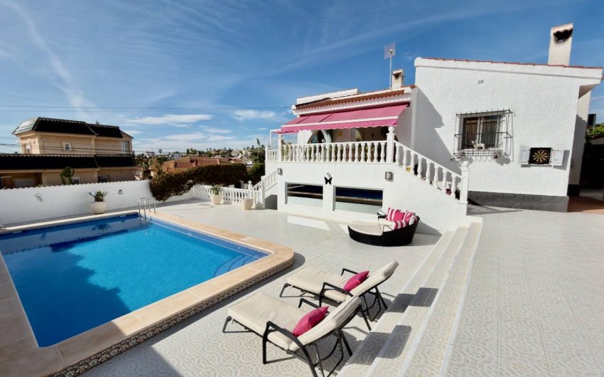 Herverkoop - Villa -
Ciudad Quesada