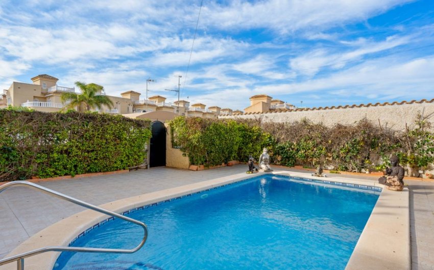 Herverkoop - Villa -
Ciudad Quesada