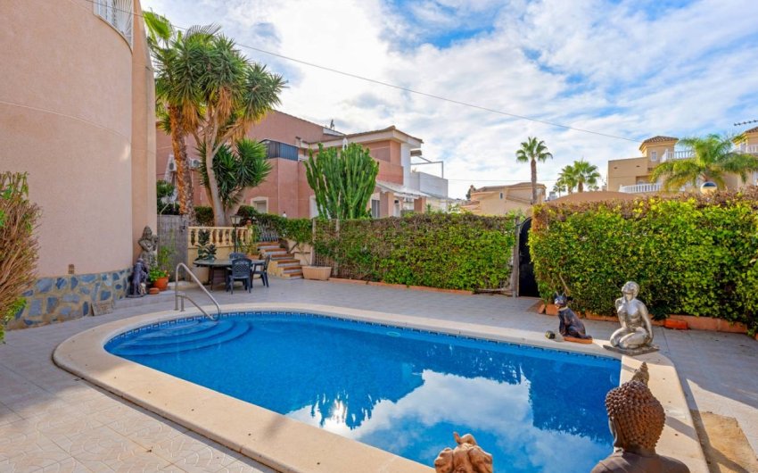 Herverkoop - Villa -
Ciudad Quesada