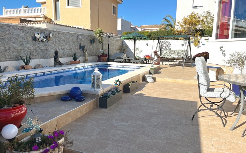 Herverkoop - Villa -
Ciudad Quesada