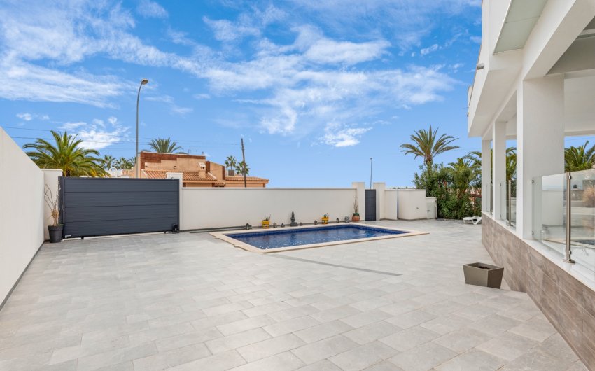 Herverkoop - Villa -
Ciudad Quesada