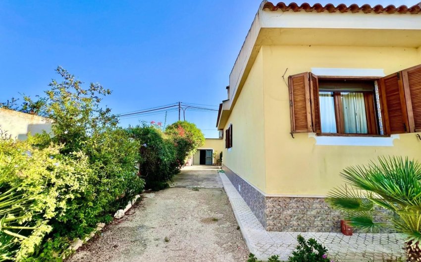 Herverkoop - Villa -
Daya Vieja - Costa Blanca Sur