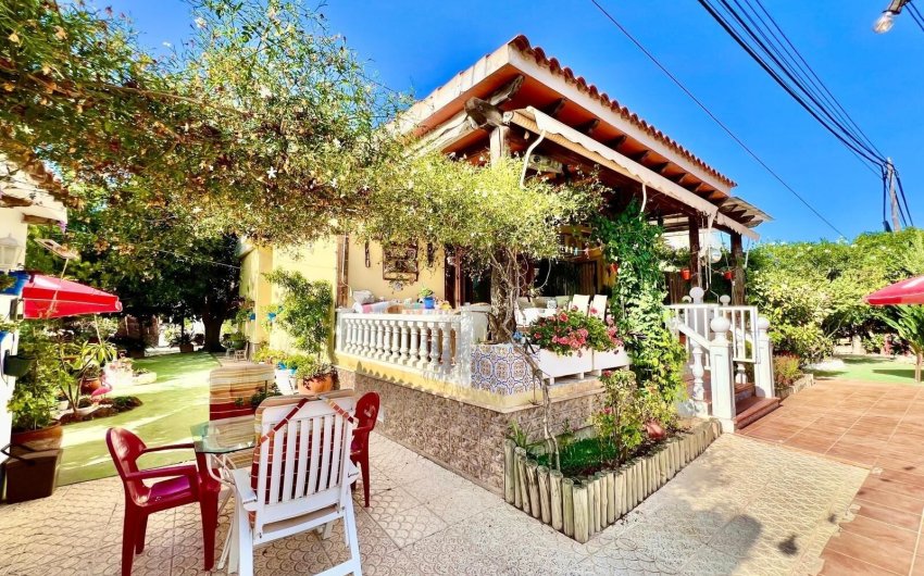 Herverkoop - Villa -
Daya Vieja - Costa Blanca Sur