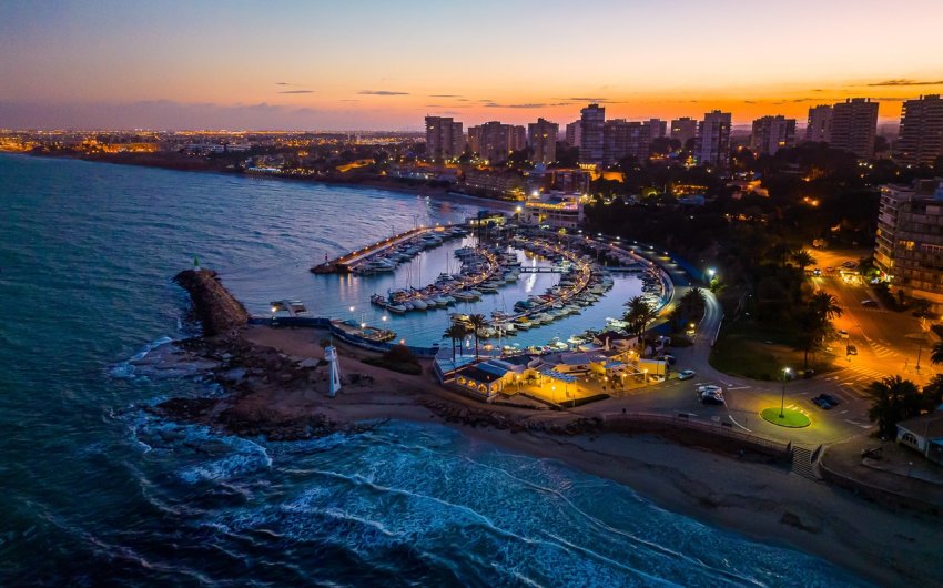 Herverkoop - Villa -
Dehesa de Campoamor - Costa Blanca