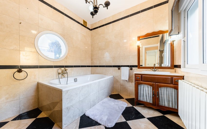 Herverkoop - Villa -
Dehesa de Campoamor - Costa Blanca