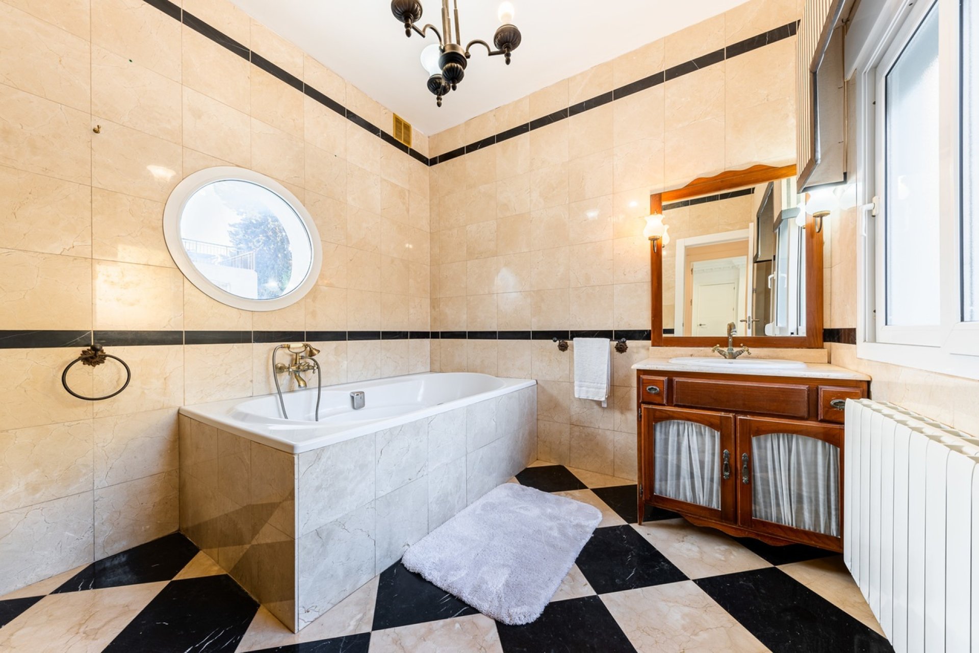 Herverkoop - Villa -
Dehesa de Campoamor - Costa Blanca