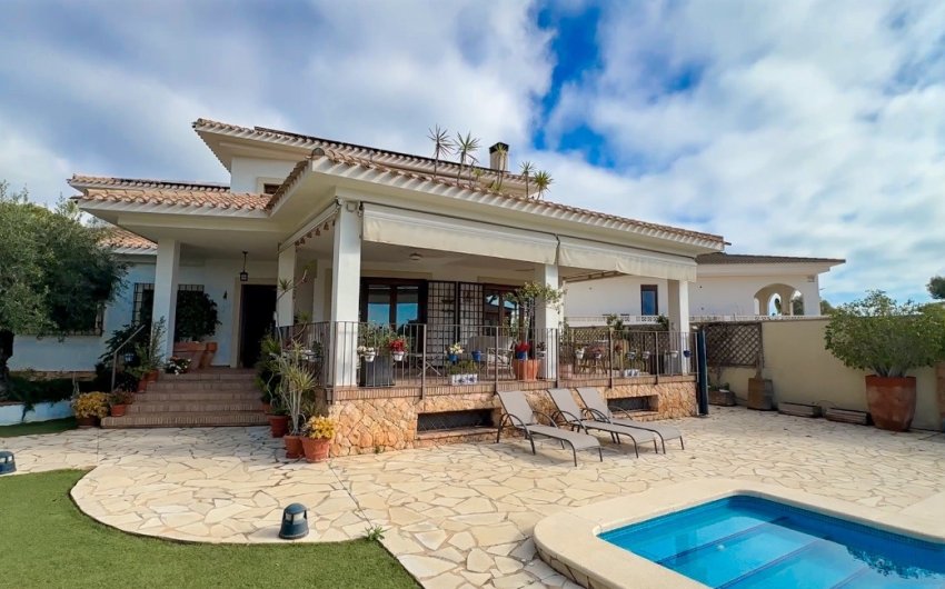 Herverkoop - Villa -
Dehesa de Campoamor - Costa Blanca